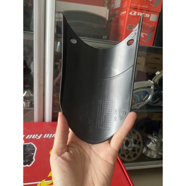 Dè nối trước Raider