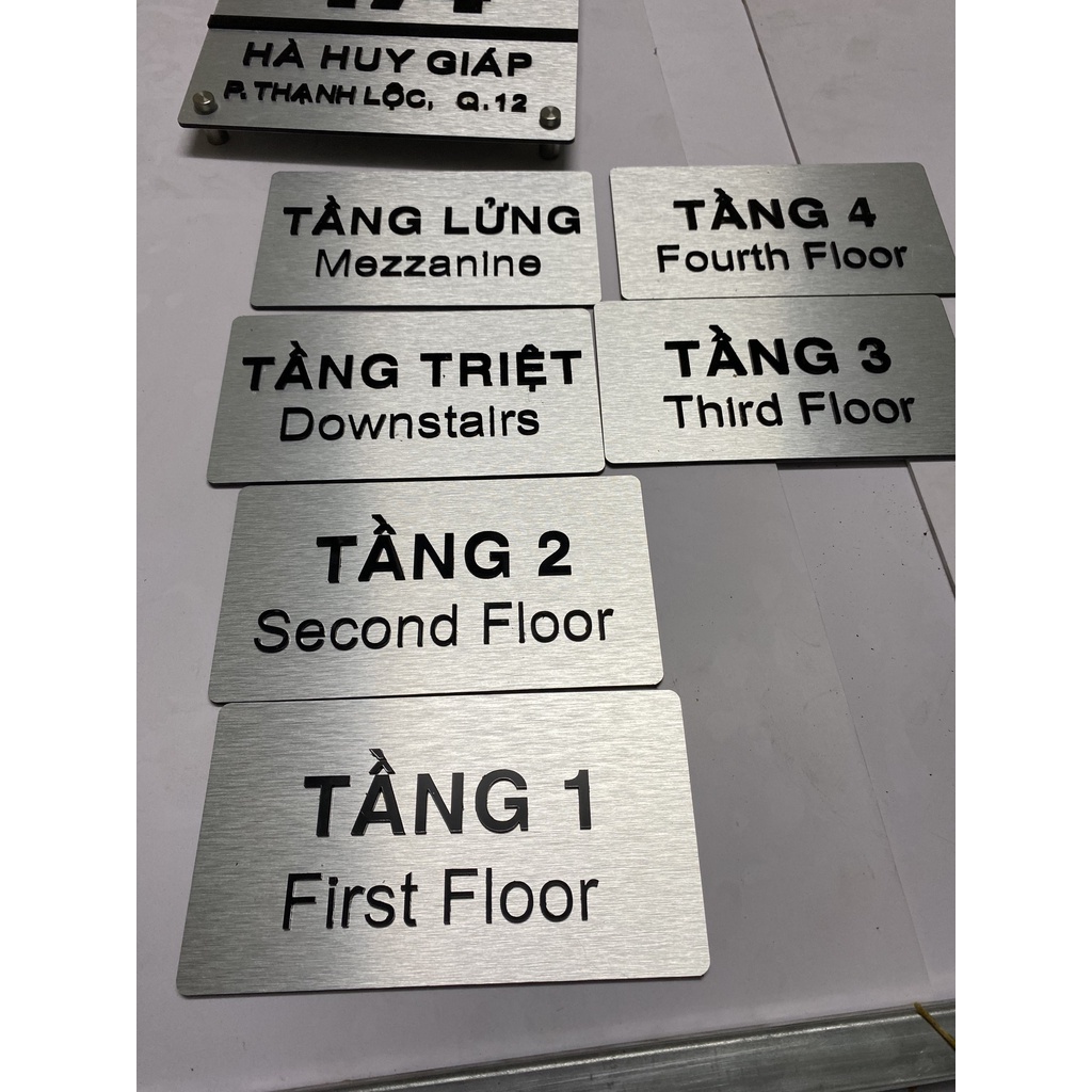 Biển số nhà Mica, Alu, Tặng kèm full bộ ốc bắt biển