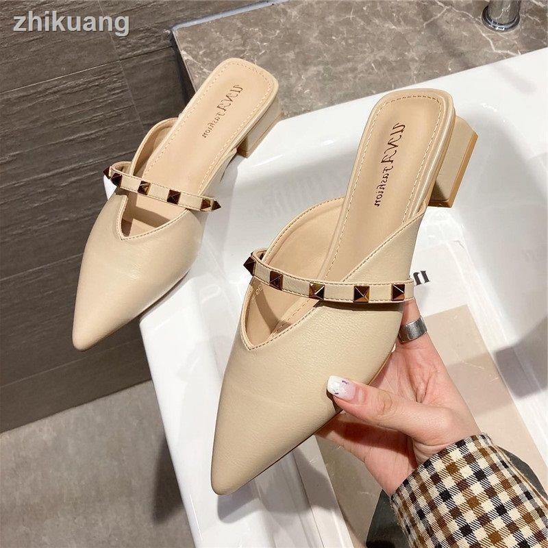 Dép Bít Mũi Nhọn Đế Dày Đính Đinh Tán Thời Trang Cho Nữ