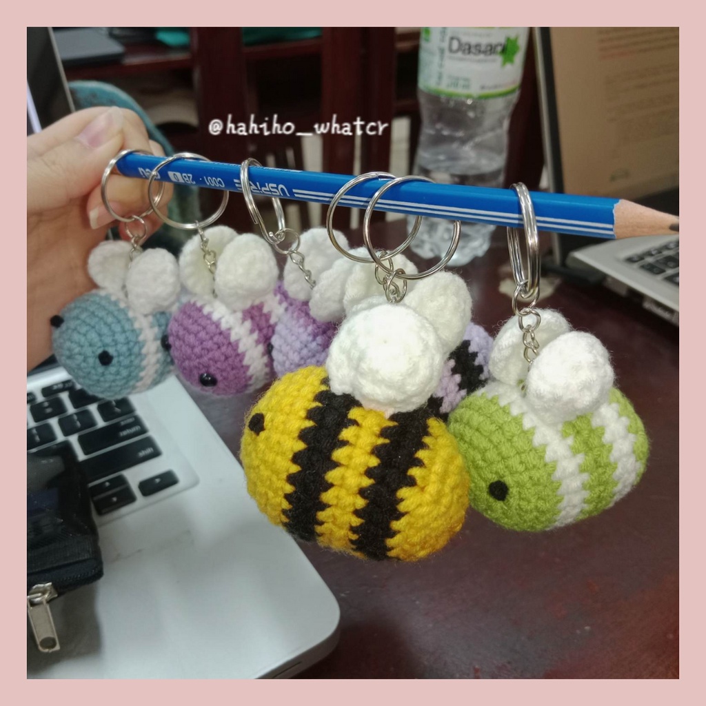 Móc khóa ong chăm chỉ đủ màu sắc