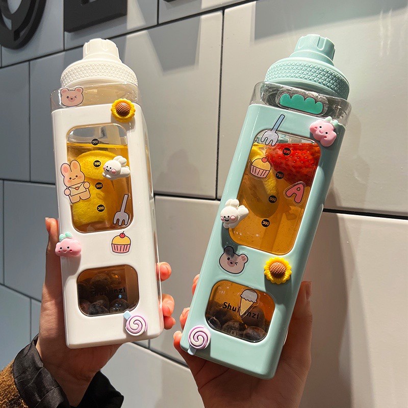 Bình Nước Cute Hình Vuông 700ml Kèm Stiker Dễ Thương