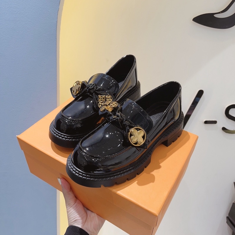 💕💕💕💕Giầy Lv da bóng