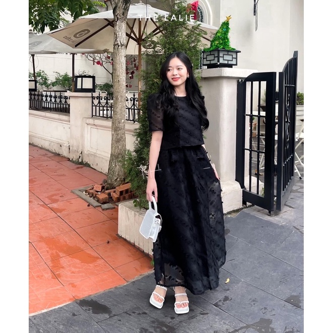 Set áo croptop ngắn tay kèm chân váy