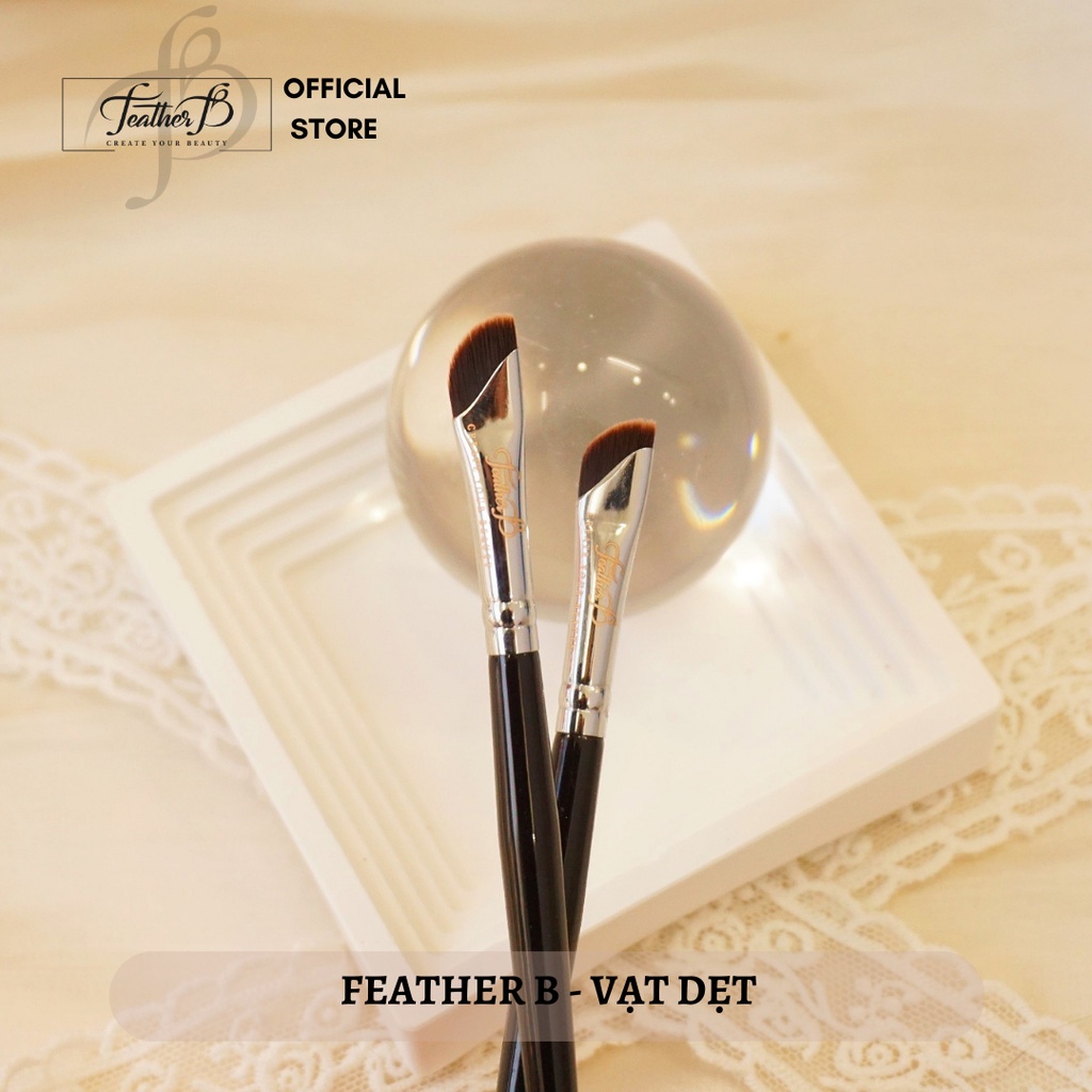 Cọ Liner - Khối Mũi Vạt Dẹt - Che Khuyết Điểm Feather B