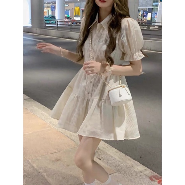 Đầm xoè dáng ngắn phong cách mùa hè