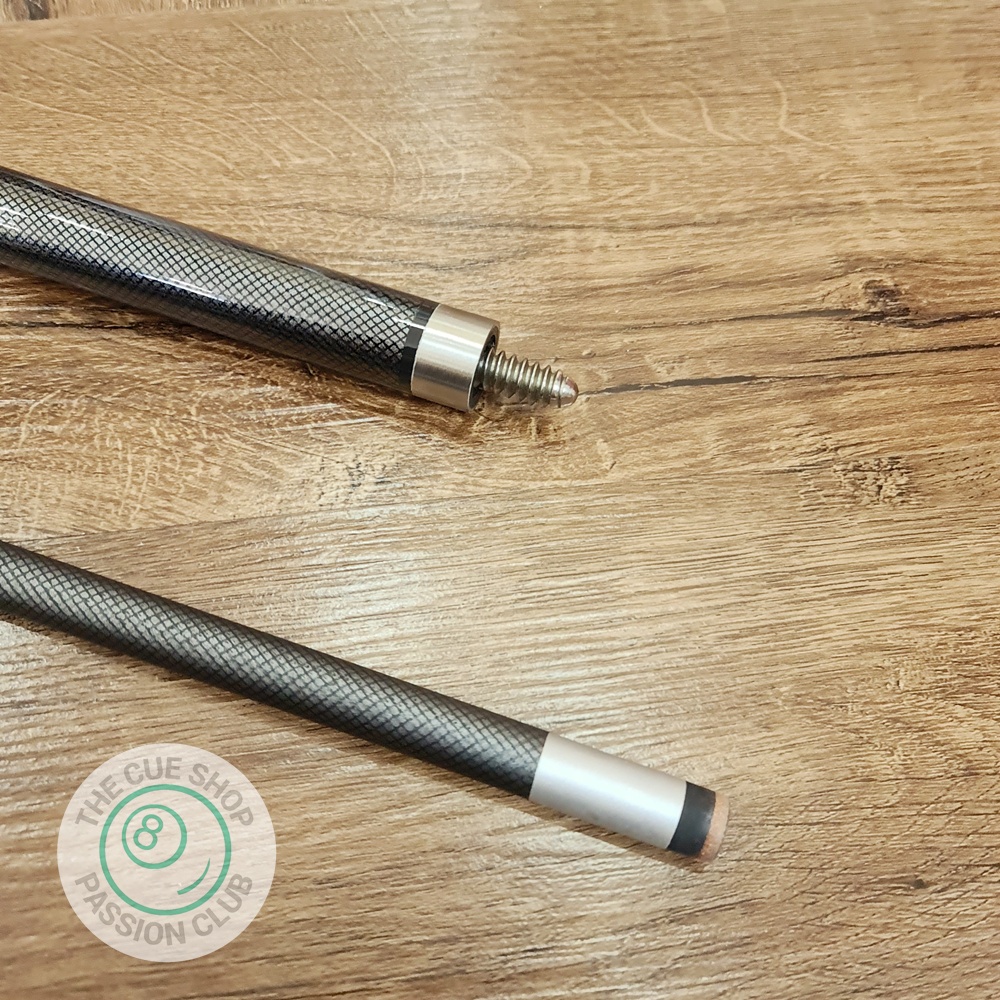 Cơ bida Gramax vân Carbon cho người mới chơi.