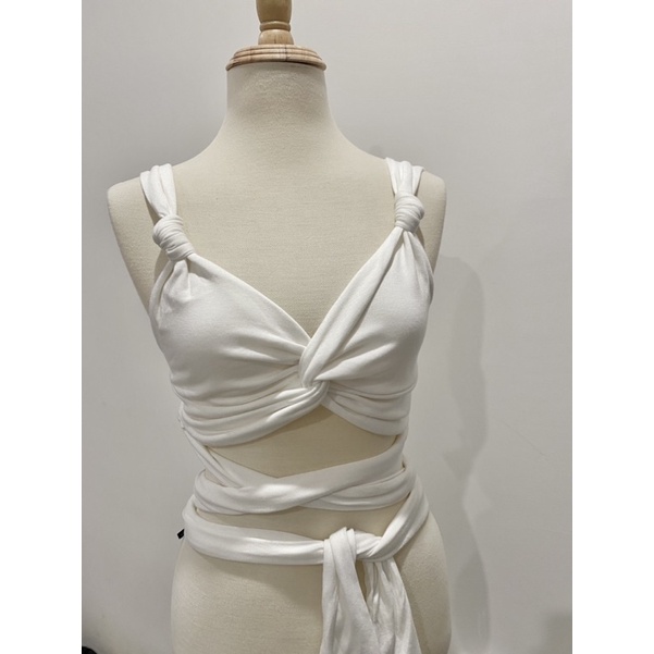 Áo kiểu thắt dây Forever 21