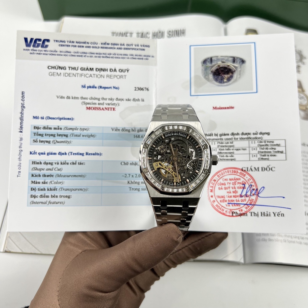 Đồng Hồ AP Royal Oak 15407 Skeleton viền kim cương mois