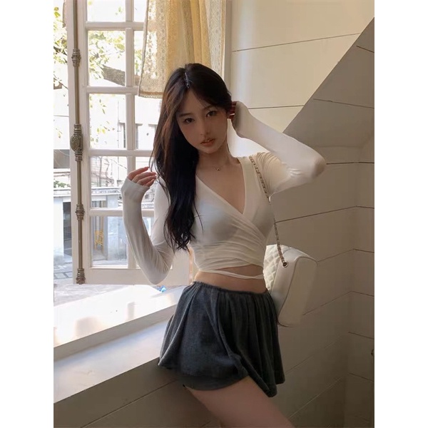 Áo croptop tay dài cổ V phối dây cột eo vạt chéo