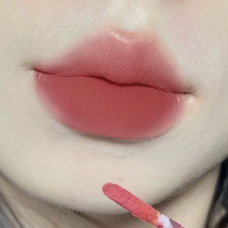 Gấu dâu Strawberry Bear Lip Glazed Môi dễ thương