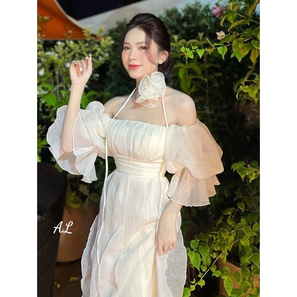 Đầm cup dự tiệc ôm body tua rua kèm hoa sang chảnh