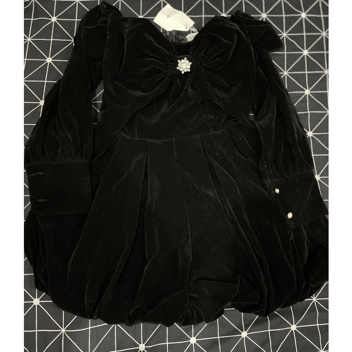 JUMSUITS NHUNG DÀI TAY ĐEN