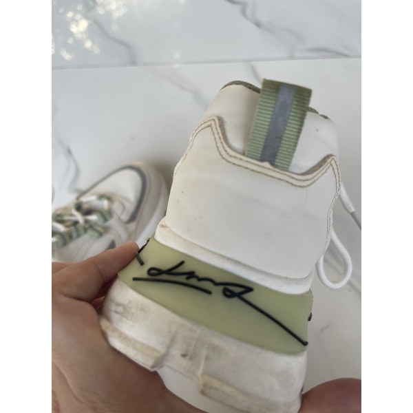 Pass giày sneaker size 38