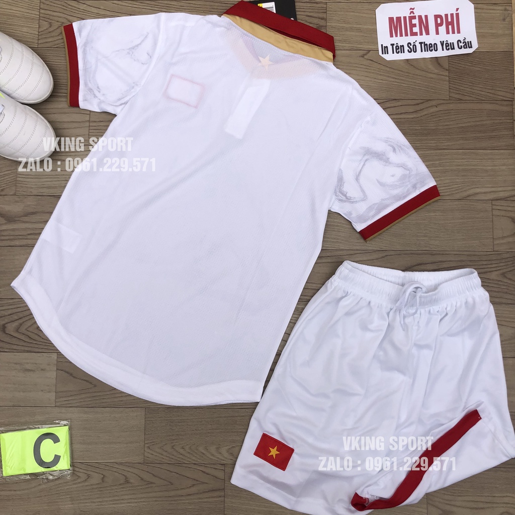 Bộ Quần Áo Bóng Đá Đội Tuyển Việt Nam 2023 Màu Trắng Vải Gai Thái Có In Tên Số Theo Yêu Cầu