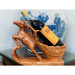 Tượng gỗ Lợn, trâu, tuần lộc kéo xe để chai rượu bằng gỗ hương ngang 30cm
