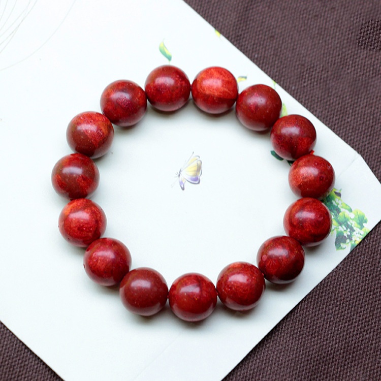 Vòng tay nam nữ gỗ hương đỏ đem lại may mắn