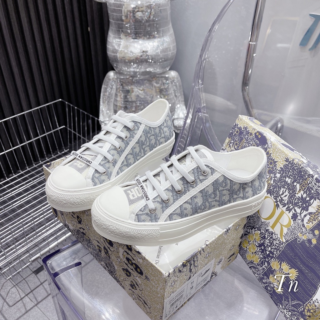 GIÀY THỂ THAO CD THÊU THỔ CẨM