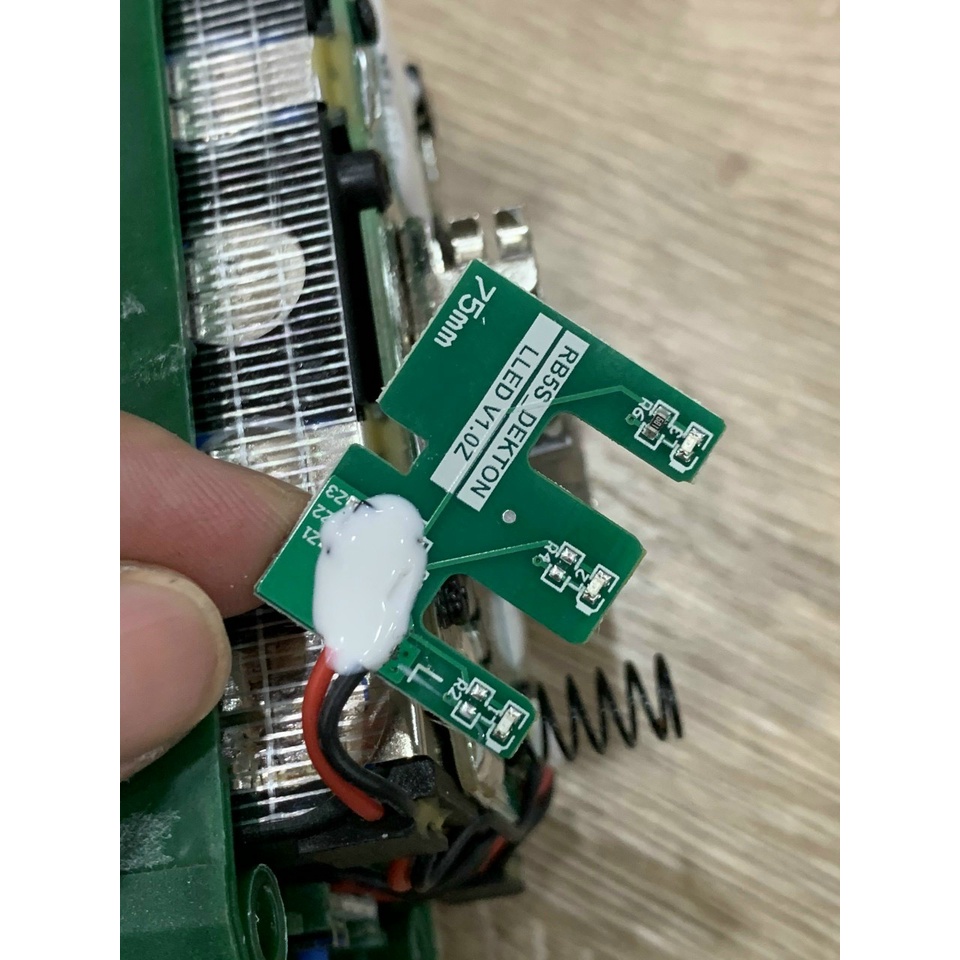 Pin dekton M21 Gen2 pro Chân pin phổ thông vỏ chống cháy - Pin dekton chính hãng cao cấp