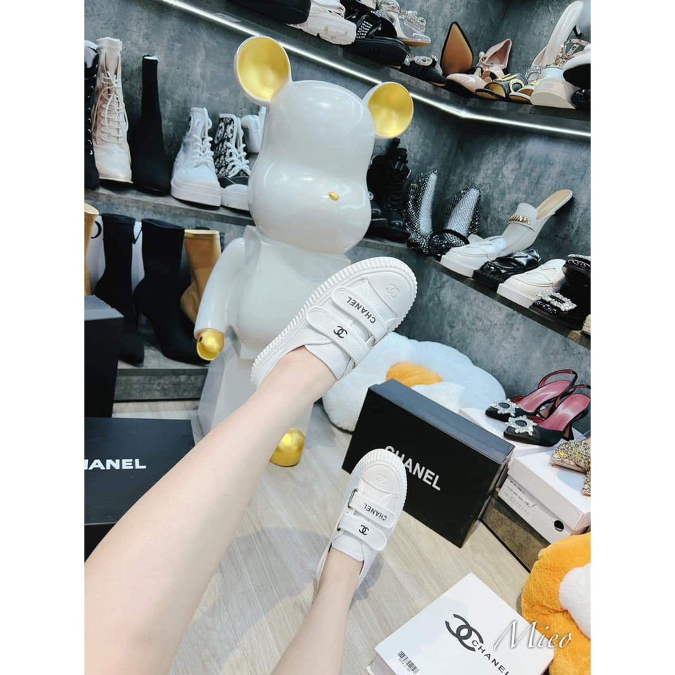 Giày thể thao nữ quai dán màu trắng chữ logo C C Nguyên hộp hãng cao cấp