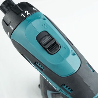 Máy khoan vặn vít dùng pin Makita DF030DWE