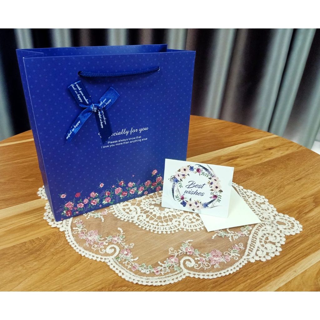 Túi giấy đựng quà xanh đậm hoa nhí siêu đẹp sang trọng