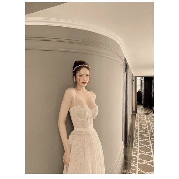 Đầm hai dây cúp ngực