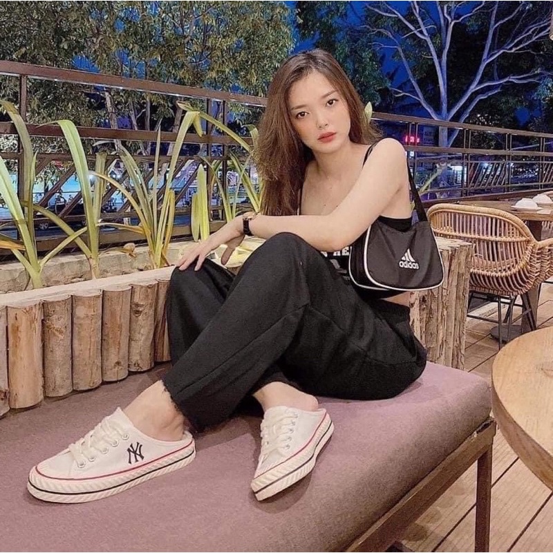 Giày đạp gót mule MLB trắng