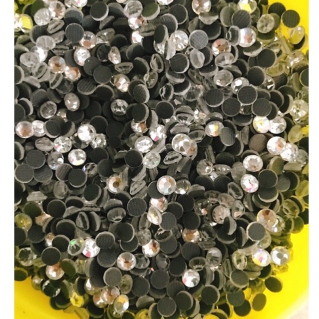 50g đá ủi nhiệt 5mm,4mm chân keo DMC