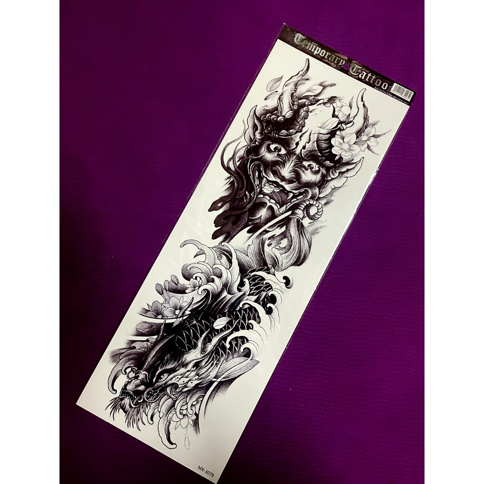 Hình xăm dán mặt quỷ cá chép đen full tay nửa lưng