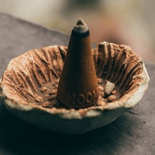 Nụ trầm hương hộp thơm phòng, thư giãn tinh thần, đuổi côn trùng - Noom