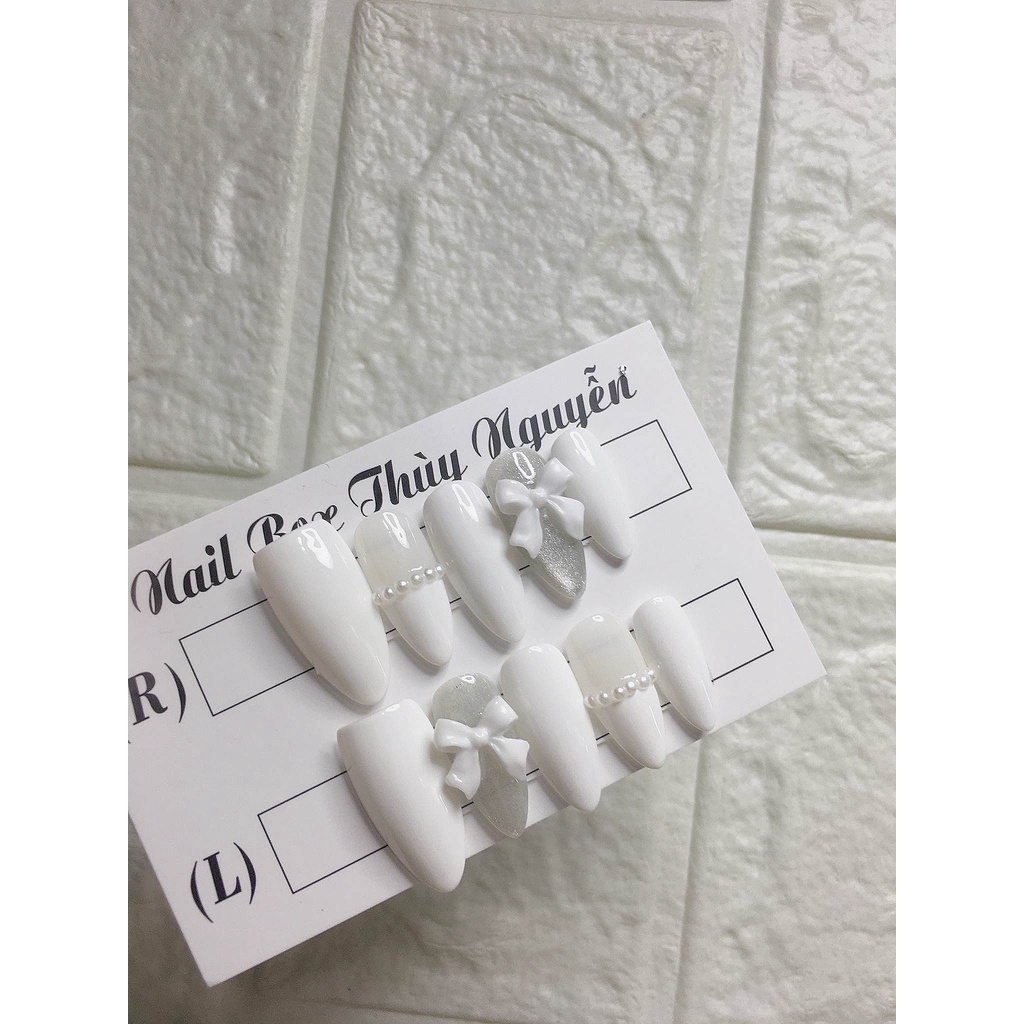 Nailbox móng úp thiết kê trăng kem keo dũa nail