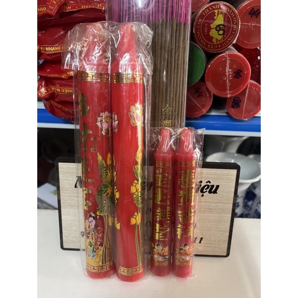 đèn cầy sáp đặt in chữ hoa sen