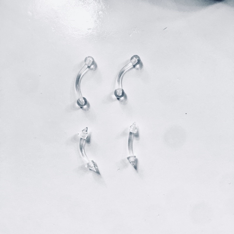 Khuyên mắt, khuyên mày nhựa sinh học