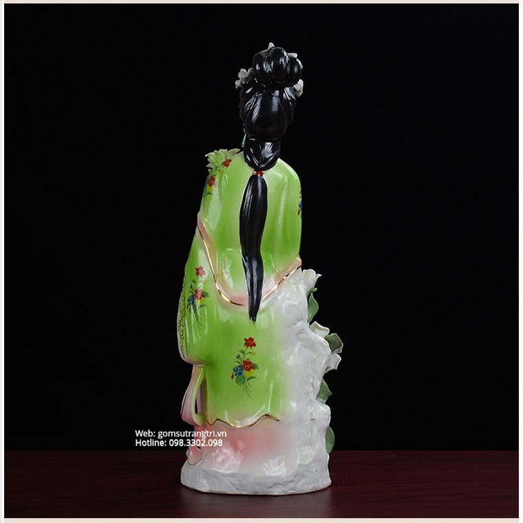 TƯỢNG CÔ GÁI CẦM NHÁNH HOA