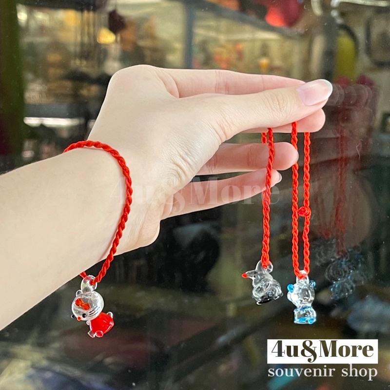 Vòng tay dây chỉ đỏ may mắn hình 12 con giáp thuỷ tinh phát sáng