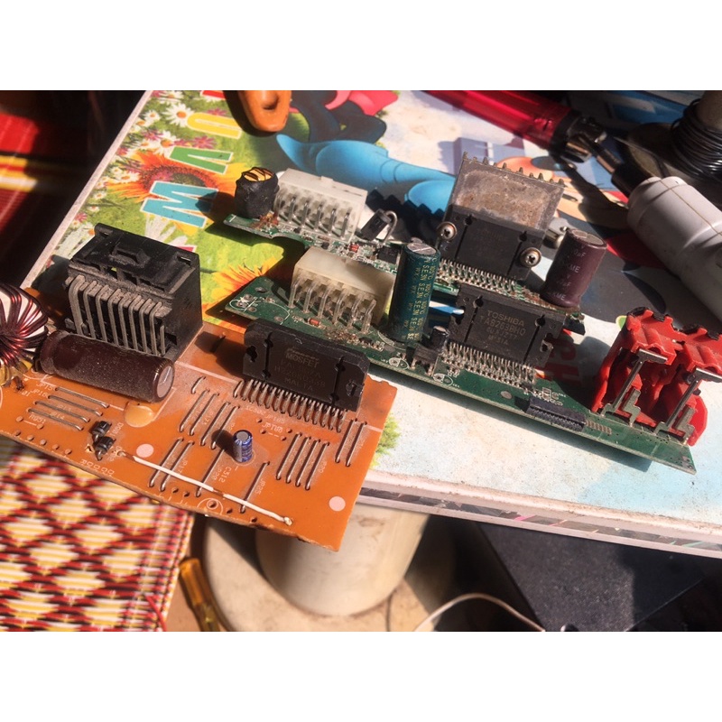 Mạch công suất cắt từ đầu CD ô tô