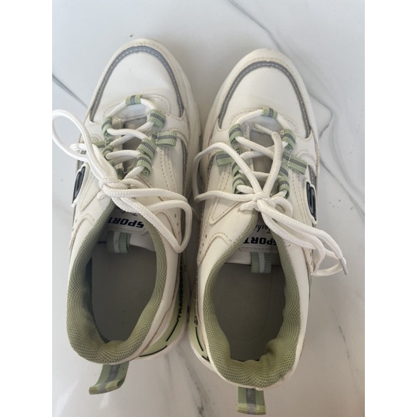 Pass giày sneaker size 38
