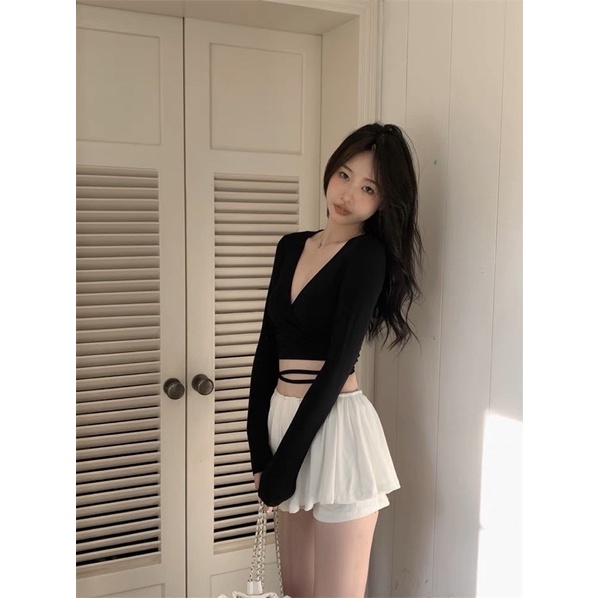 Áo croptop tay dài cổ V phối dây cột eo vạt chéo