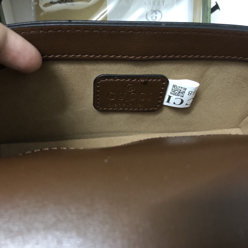 Túi đeo chéo dáng ngang sz 18cm full hộp siêu xinh