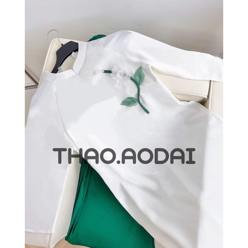 Áo Dài Cách Tân 4 Tà Xuông Lụa Tay Lỡ Đính Kết Hoa Trước Ngực Xiêu Sinh Cho Các Nàng