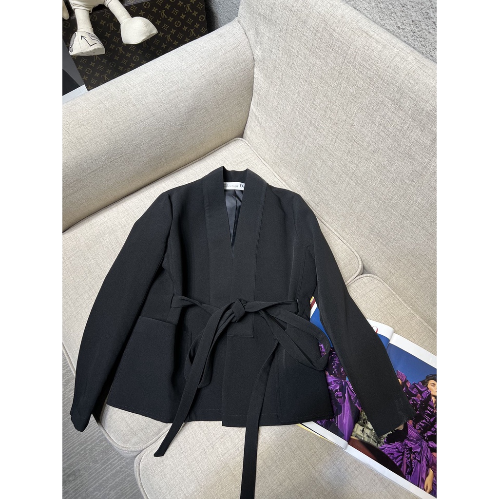 Set áo khoác váy thời trang cao cấp Dior CD thiết kế thắt lưng khéo léo, sang chảnh