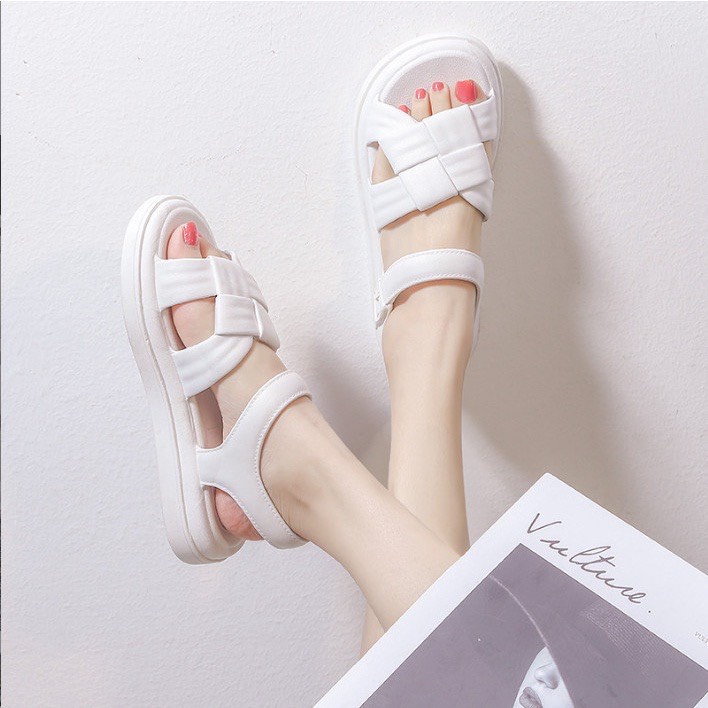 Dép nữ sandal đúc nguyên khối siêu bền ,không trơn trượt thích hợp đi chơi đi học mẫu mới năm nay