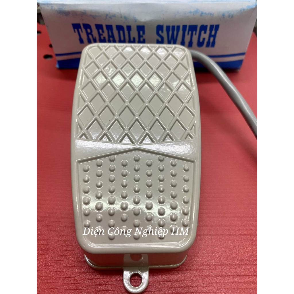 Công Tắc Bàn Đạp Chân FS2 10A-220VAC , Bàn Đạp Điện Vỏ Kim Loại Kích Thước Vừa