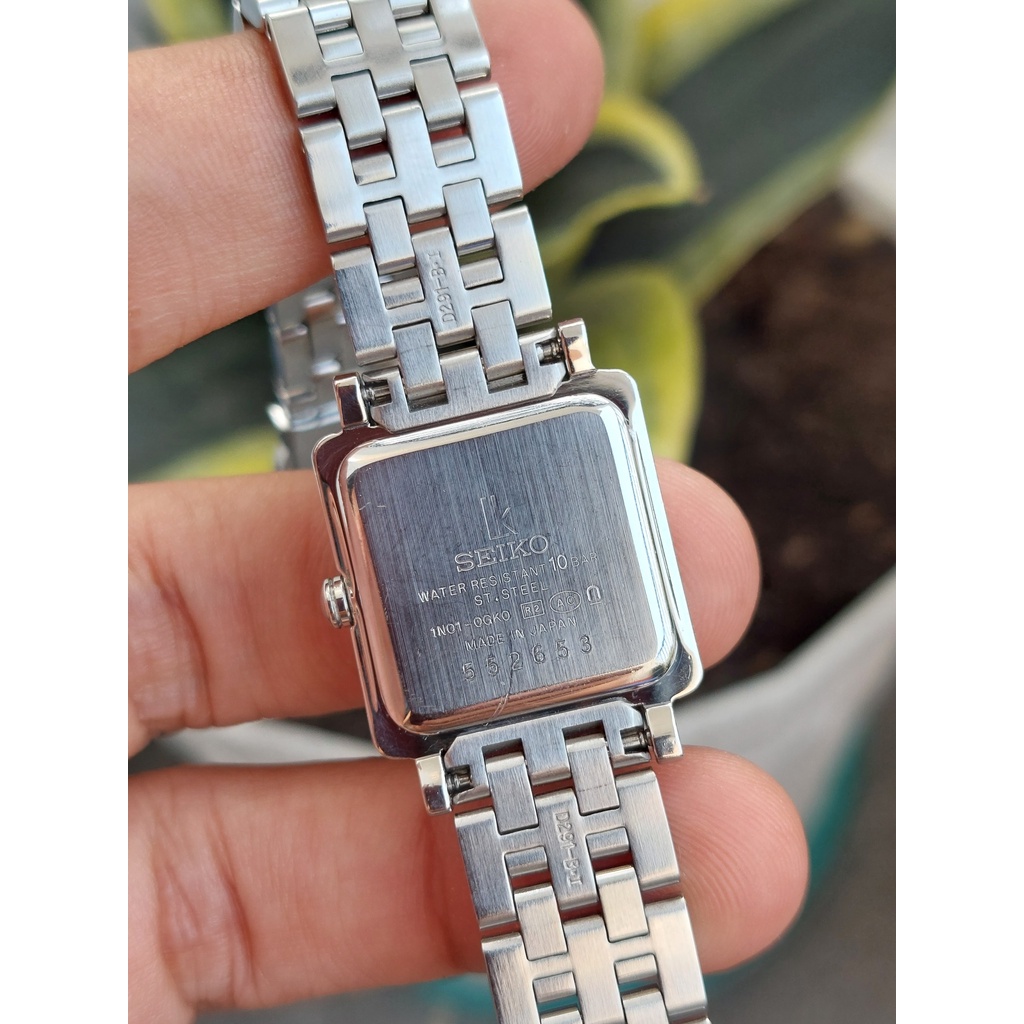 Đồng hồ nữ Seiko LK kính saphia chạy pin hàng Si