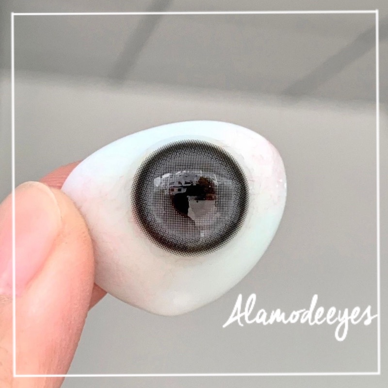 Lens xám k vân viền đục