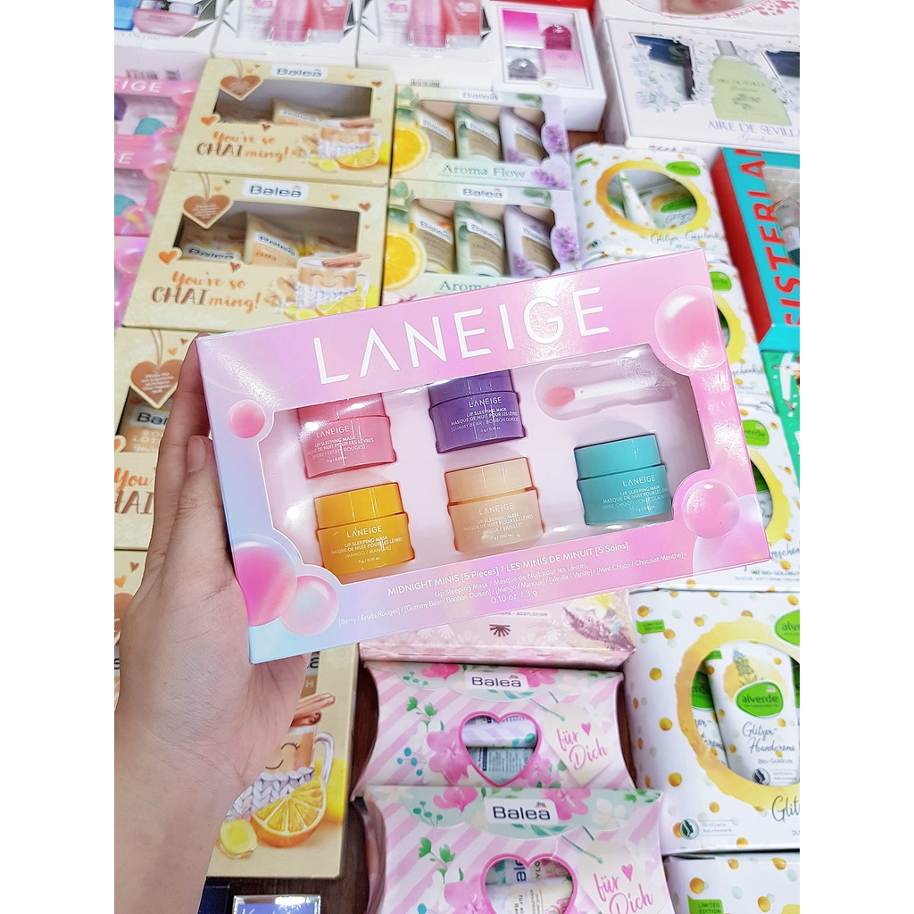 Mặt nạ ngủ dưỡng môi