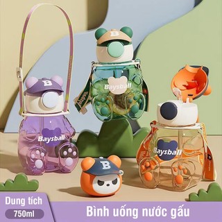 Bình uống nước cho học sinh tiểu học có dây đeo và ống hút gấu đội mũ 750ml- 45118