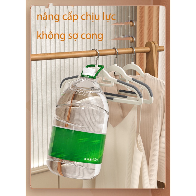 Combo 10 móc quần áo nhựa, có cao su chống trượt, thiết kế ôm trọn vai áo tránh làm hỏng dáng áo