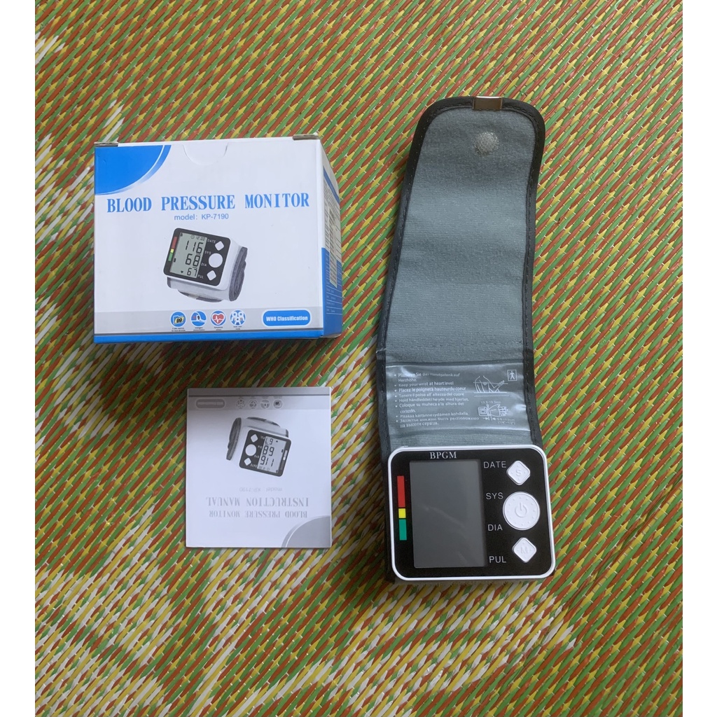 Máy đo huyết áp đeo cổ tay blood pressure monitor
