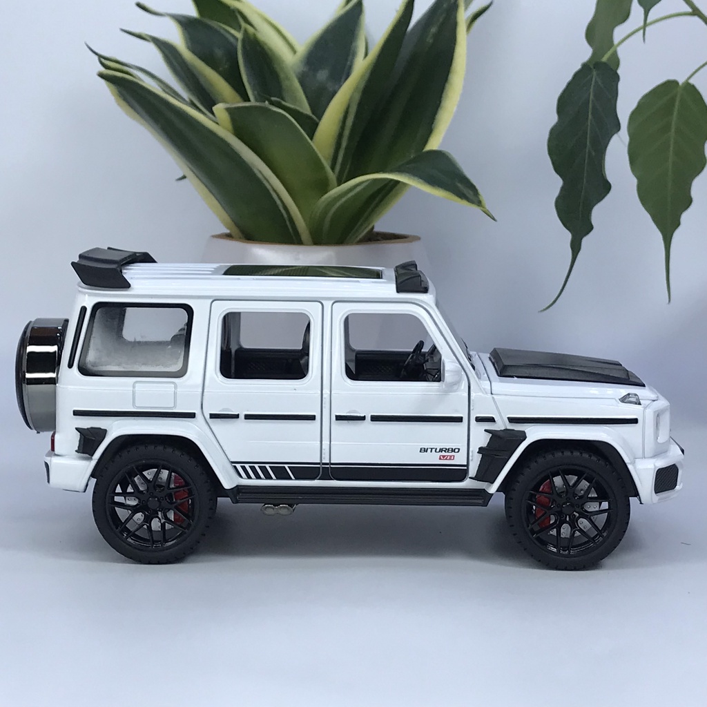 Mô hình xe ô tô Mercedes Benz G800 Brabus tỷ lệ 1:22